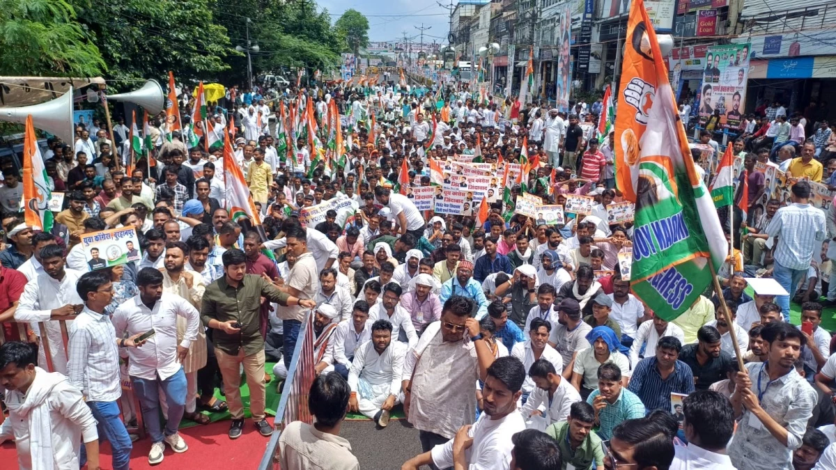 MP Youth Congress Protest: बढ़ती बेरोजगारी, नर्सिंग कॉलेजों की मान्यता घोटाला सहित युवाओं की समस्याओं को लेकर युवा कांग्रेस का प्रदर्शन, पुलिस ने चलाये वाटर केनन