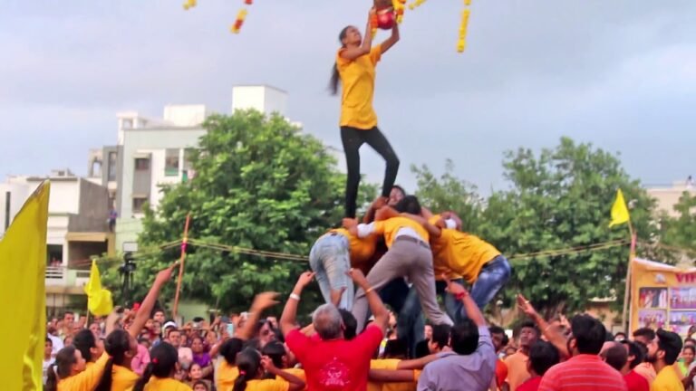 Bhopal News:करोंद चौराहे पर मटकी फोड़ प्रतियोगिता में बॉलीवुड का रहेगा जलवा