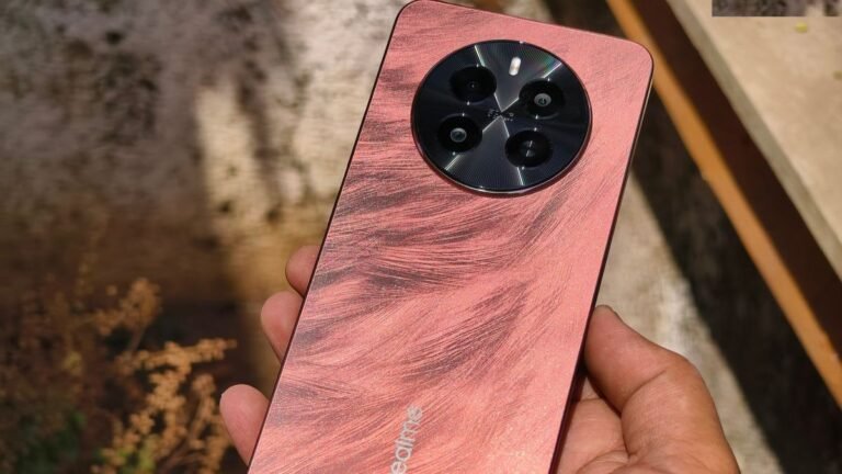 मौका हाथ से न छूटे! 15,000 से कम दाम में मिल रहा Realme का शानदार 5G स्मार्टफोन, बैटरी का पावरहाउस कैमरा भी DSLR का बाप