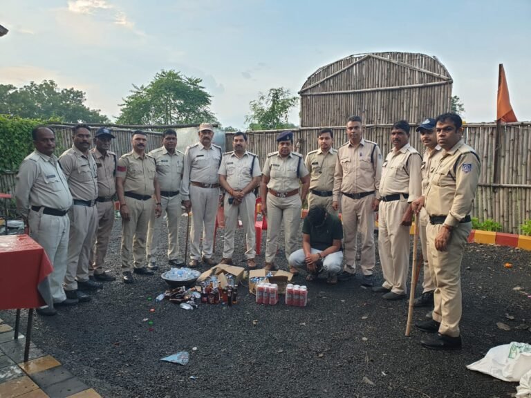 Dewas News: आबकारी विभाग ने देवास में अवैध मदिरा संग्रहण एवं विक्रय के विरुद्ध कार्रवाई कर 03 प्रकरण किये दर्ज