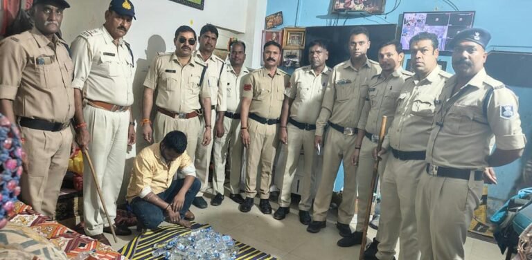 Dewas News: आबकारी विभाग ने देवास में होटल और ढाबों एवं संदिग्ध स्थानों में कार्यवाही कर दो प्रकरण दर्ज किये