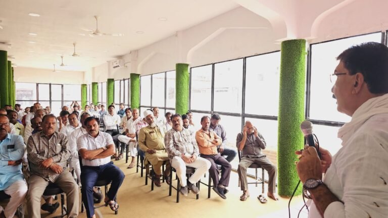 Harda News: कांग्रेस पदाधिकारियों एवं कार्यकर्ताओं की बैठक संपन्न, किसान न्याय यात्रा की तैयारियों को लेकर बनाई रणनीति