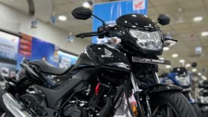 65kmpl माइलेज से Bajaj Pulsar को टक्कर देने आयी Honda SP160 बाइक