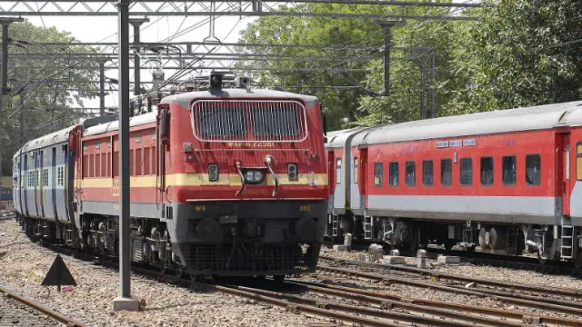 Train Derail: यात्रीगण कृपया ध्यान दे ! मथुरा और दिल्ली रेल हादसे के बाद कई ट्रेनों पर पड़ा असर, कुछ रद्द हुई तो कुछ हुई घंटो लेट