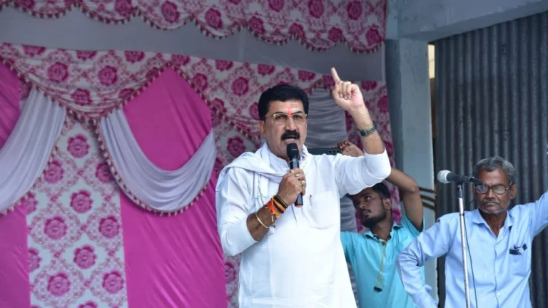 हरदा में डेंगू के बढ़ते मामलों पर जिला कांग्रेस अध्यक्ष ओम पटेल ने उचित व्यवस्था करने की मांग