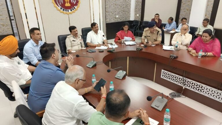 प्रधानमंत्री 20 अक्टूबर को वर्चुअल माध्यम से करेंगे रीवा एयरपोर्ट का शुभारंभ, कलेक्टर ने एयरपोर्ट के लोकार्पण की तैयारियों की समीक्षा की