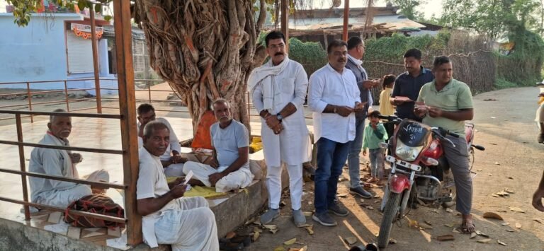 कांग्रेस जिलाध्यक्ष ओमपटेल के नेतृत्व में बुधनी विधानसभा में राजकुमार पटेल के समर्थन में हरदा कांग्रेस का विशाल जनसंपर्क अभियान