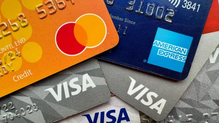 Top Travel Rewards Credit Cards in the USA for Frequent Travelers