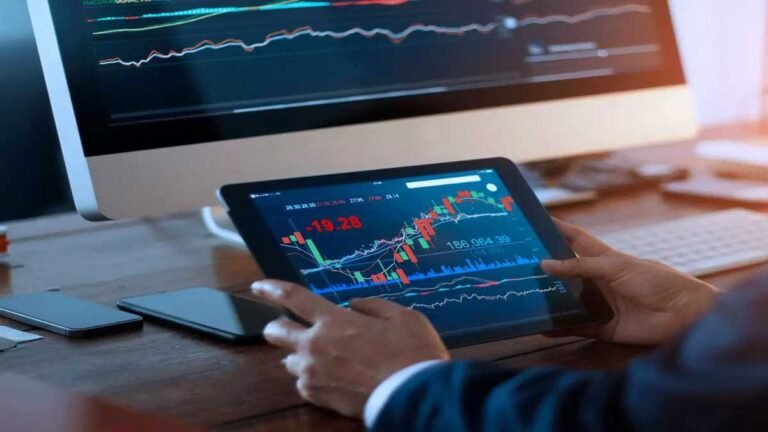 Why Sempra (NYSE:SRE) Declined on Tuesday
