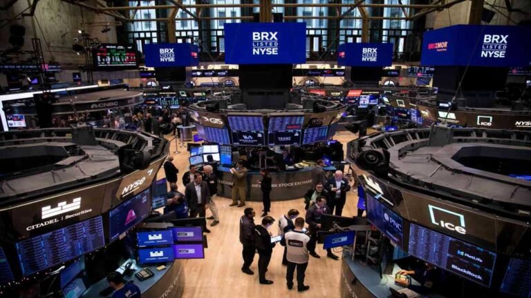 VanEck’s Gold Miner ETF Outperforms GLD and SPY Amid Gold Rally