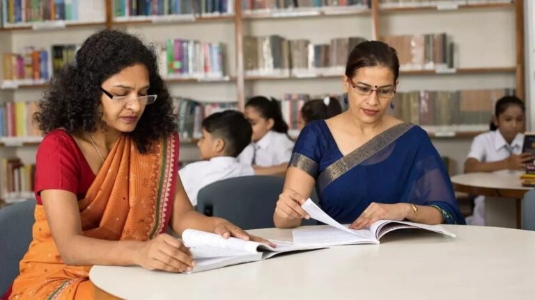 एमपी में स्कूल शिक्षा विभाग की भर्ती परीक्षा शुरू,13 शहरों में बने एग्जाम सेंटर, जानें पूरी डिटेल