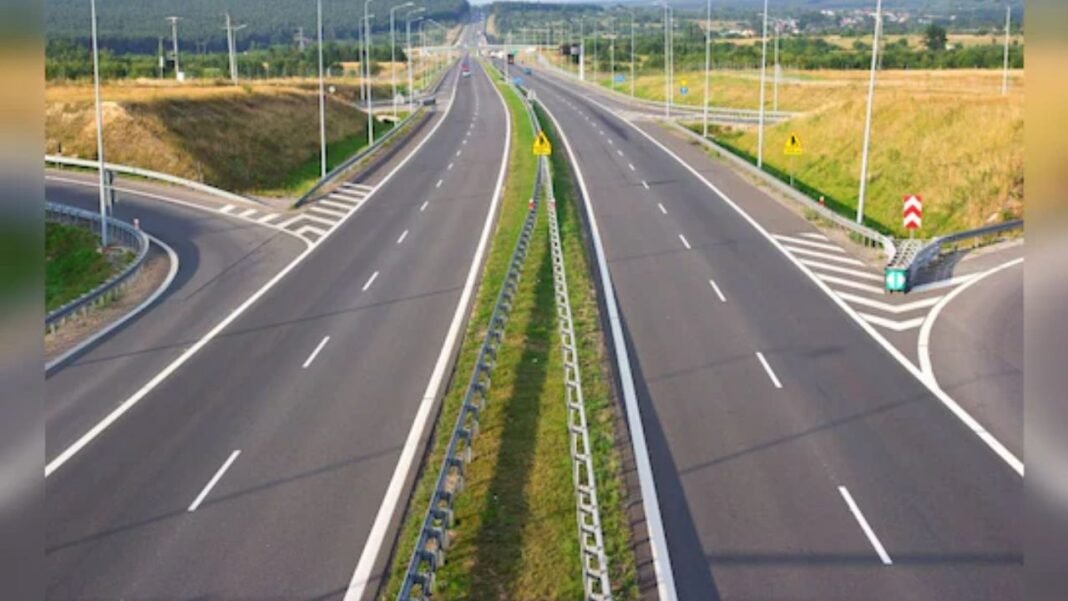 2 लाख पौधौ से सजेगा उज्जैन-बदनावर फोरलेन हाईवे, विशेष योजना के तहत किया गया वृक्षारोपण